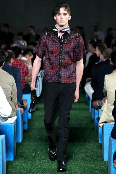 Look 35